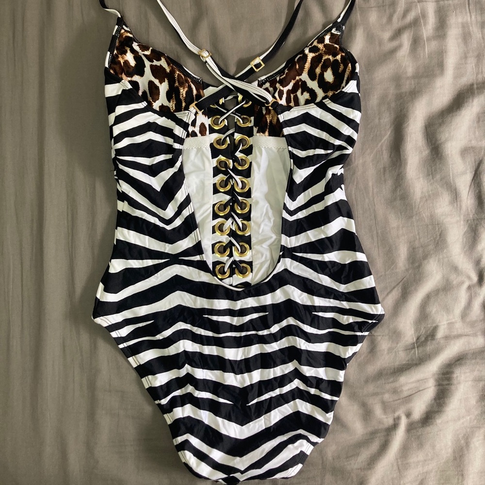 La Blanca One Piece Bathing Suit - Picture 2 of 3